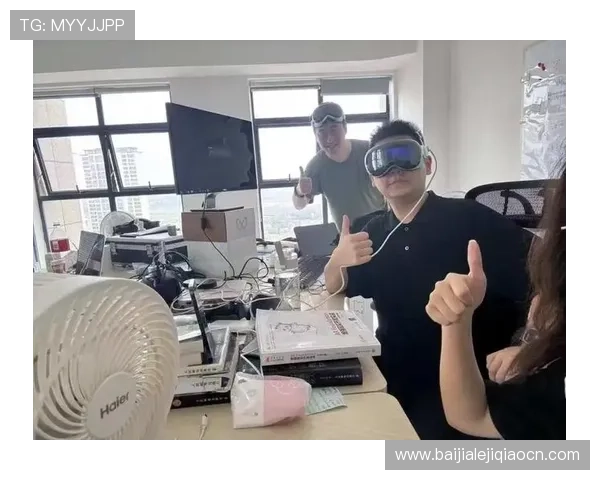 三亿真人玩家参与的全民互动游戏，带你体验最真实的虚拟世界与丰富的社交场景